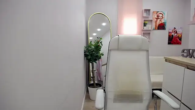 Milla Cutie18 online show from April 6, 2026, 4:41 am