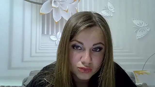 Snapshot of TinaFun4u chatting on April 23, 2026, 7:37 pm TinaFun4u online show from April 23, 2026, 7:37 pm