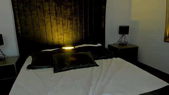 Snapshot of NataGarcia chatting on February 24, 2025, 8:25 pm NataGarcia online show from February 24, 2025, 8:25 pm