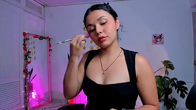 Snapshot of Kaoriyoshii chatting on October 7, 2025, 10:33 pm Kaoriyoshii online show from October 7, 2025, 10:33 pm