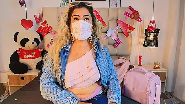 AdharaSmithh online show from September 18, 2025, 8:01 pm