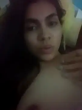 Snapshot of 02julieta chatting on December 17, 2024, 4:01 am 02julieta online show from December 17, 2024, 4:01 am