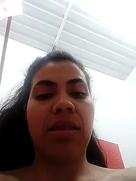 Snapshot of 02julieta chatting on October 19, 2025, 6:10 pm 02julieta online show from October 19, 2025, 6:10 pm