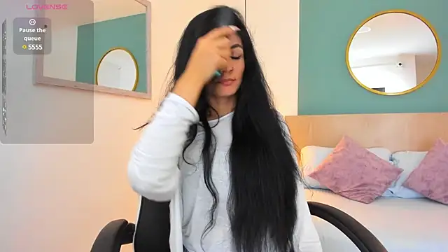 elissa iris online show from March 4, 2025, 2:17 am