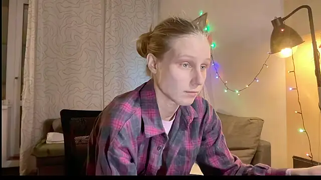 Snapshot of KatiKate chatting on February 9, 2025, 9:06 pm KatiKate online show from February 9, 2025, 9:06 pm