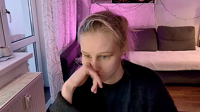 Snapshot of KatiKate chatting on February 8, 2025, 2:16 pm KatiKate online show from February 8, 2025, 2:16 pm
