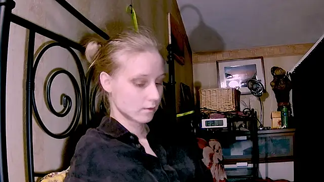 Snapshot of KatiKate chatting on January 18, 2025, 3:49 pm KatiKate online show from January 18, 2025, 3:49 pm