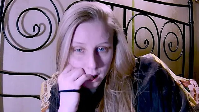 Snapshot of KatiKate chatting on January 20, 2025, 7:57 pm KatiKate online show from January 20, 2025, 7:57 pm