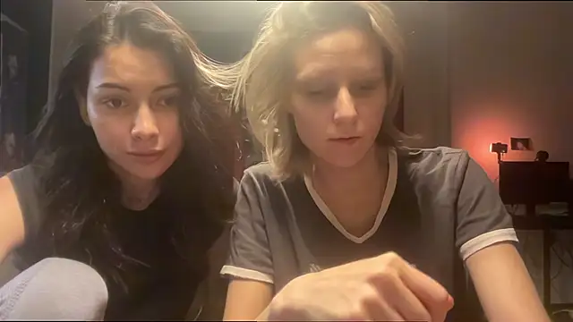 KatiKate online show from November 19, 2025, 5:13 pm