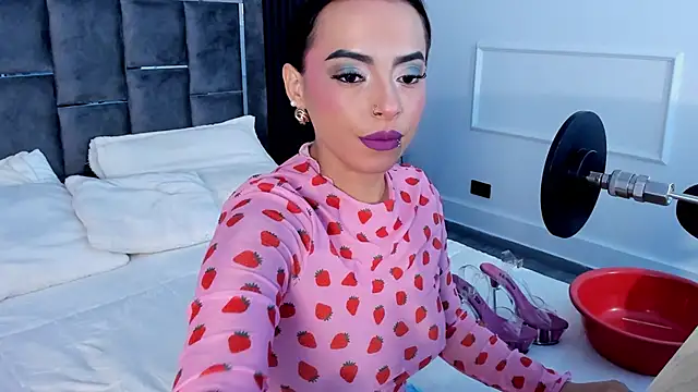 MiiaaMoonroee online show from September 12, 2025, 7:57 pm