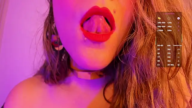 GinnaGrace online show from December 4, 2025, 1:54 pm