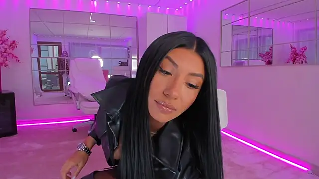 missdiamond  online show from April 3, 2026, 7:37 am