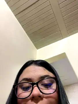 Snapshot of alissonfernandez_ chatting on October 2, 2025, 10:40 am alissonfernandez online show from October 2, 2025, 10:40 am