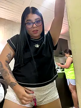 Snapshot of alissonfernandez_ chatting on September 20, 2025, 2:33 pm alissonfernandez online show from September 20, 2025, 2:33 pm