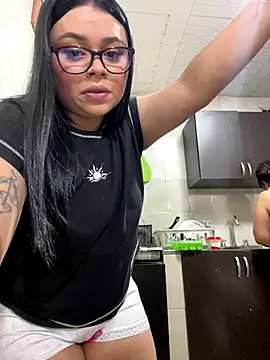 Snapshot of alissonfernandez_ chatting on September 11, 2025, 12:54 am alissonfernandez online show from September 11, 2025, 12:54 am