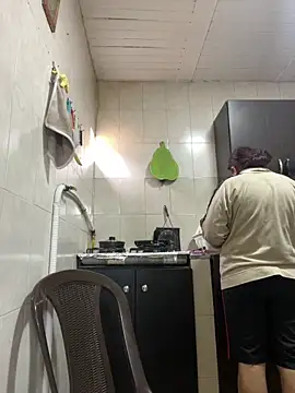 Snapshot of alissonfernandez_ chatting on September 18, 2025, 4:21 pm alissonfernandez online show from September 18, 2025, 4:21 pm