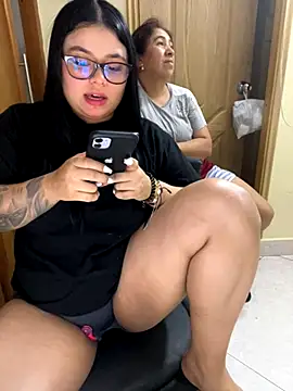 Snapshot of alissonfernandez_ chatting on November 15, 2025, 9:52 pm alissonfernandez online show from November 15, 2025, 9:52 pm