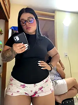 Snapshot of alissonfernandez_ chatting on December 4, 2025, 6:18 pm alissonfernandez online show from December 4, 2025, 6:18 pm