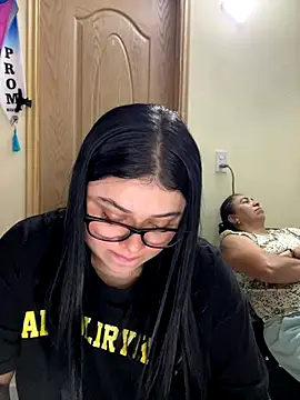 Snapshot of alissonfernandez_ chatting on December 13, 2025, 8:04 pm alissonfernandez online show from December 13, 2025, 8:04 pm