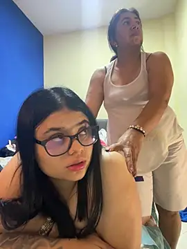 Snapshot of alissonfernandez_ chatting on October 12, 2025, 5:36 pm alissonfernandez online show from October 12, 2025, 5:36 pm