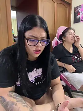 Snapshot of alissonfernandez_ chatting on October 30, 2025, 12:47 pm alissonfernandez online show from October 30, 2025, 12:47 pm