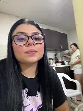 Snapshot of alissonfernandez_ chatting on September 25, 2025, 11:05 am alissonfernandez online show from September 25, 2025, 11:05 am