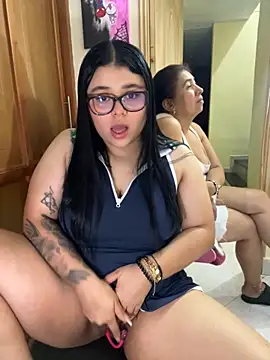 Snapshot of alissonfernandez_ chatting on November 11, 2025, 12:27 am alissonfernandez online show from November 11, 2025, 12:27 am