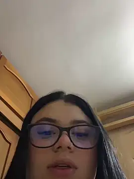 Snapshot of alissonfernandez_ chatting on November 26, 2025, 11:21 am alissonfernandez online show from November 26, 2025, 11:21 am