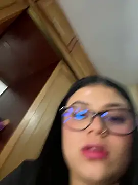 Snapshot of alissonfernandez_ chatting on November 27, 2025, 12:44 am alissonfernandez online show from November 27, 2025, 12:44 am