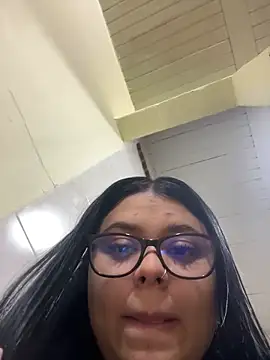 Snapshot of alissonfernandez_ chatting on October 14, 2025, 10:27 am alissonfernandez online show from October 14, 2025, 10:27 am