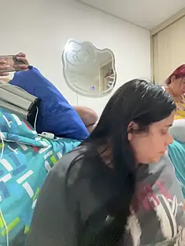 Snapshot of alissonfernandez_ chatting on March 22, 2025, 2:27 am alissonfernandez online show from March 22, 2025, 2:27 am