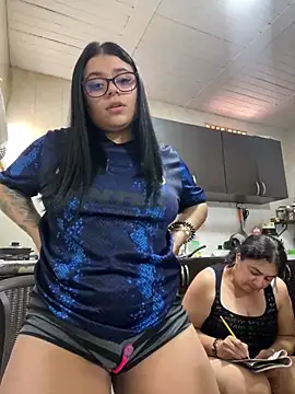 Snapshot of alissonfernandez_ chatting on September 29, 2025, 3:28 pm alissonfernandez online show from September 29, 2025, 3:28 pm