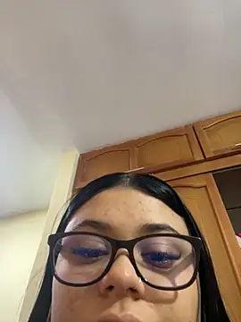 Snapshot of alissonfernandez_ chatting on October 21, 2025, 3:33 pm alissonfernandez online show from October 21, 2025, 3:33 pm