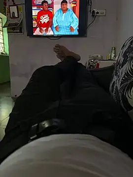 Snapshot of Desiboy___21 chatting on February 19, 2025, 10:01 am Desiboy   21 online show from February 19, 2025, 10:01 am