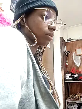 Snapshot of Ashanti_and__alejo chatting on December 5, 2024, 12:06 pm Ashanti and alejo online show from December 5, 2024, 12:06 pm