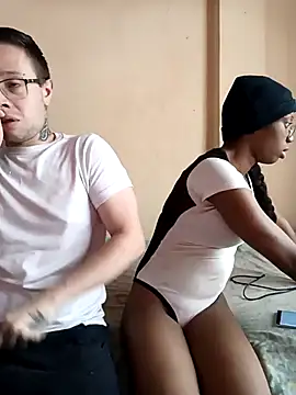 Snapshot of Ashanti_and__alejo chatting on March 8, 2025, 7:09 pm Ashanti and alejo online show from March 8, 2025, 7:09 pm