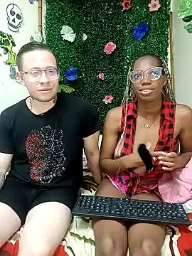Snapshot of Ashanti_and__alejo chatting on December 3, 2024, 3:06 pm Ashanti and alejo online show from December 3, 2024, 3:06 pm