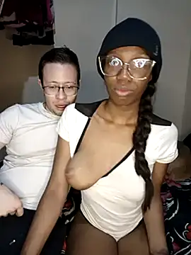 Snapshot of Ashanti_and__alejo chatting on March 9, 2025, 12:00 am Ashanti and alejo online show from March 9, 2025, 12:00 am