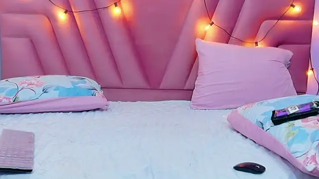 hornybarelylegalgirl online show from February 20, 2026, 12:51 pm