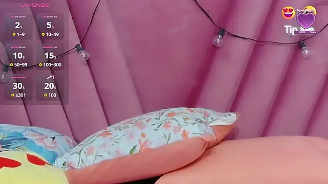 hornybarelylegalgirl online show from April 3, 2026, 12:22 pm