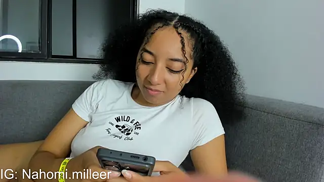 Snapshot of NAHOMI_MILLER chatting on December 14, 2025, 8:20 am NAHOMI MILLER online show from December 14, 2025, 8:20 am