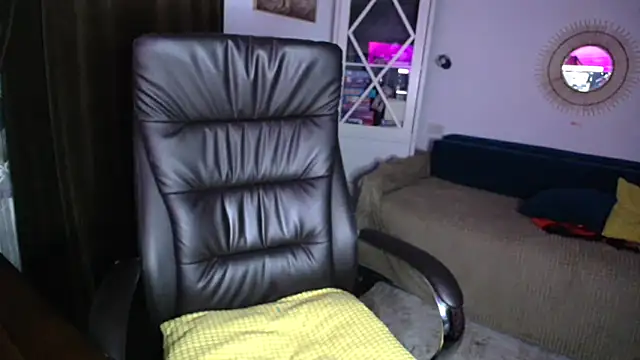 Snapshot of AmashaSiri chatting on September 11, 2025, 12:10 am AmashaSiri online show from September 11, 2025, 12:10 am