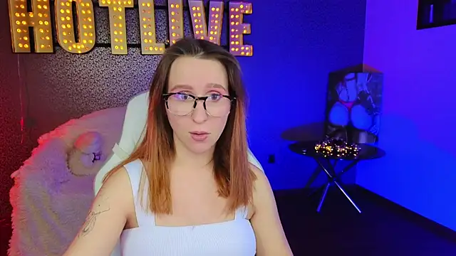 Snapshot of AliceBYKiss chatting on December 13, 2024, 4:05 pm AliceBYKiss online show from December 13, 2024, 4:05 pm