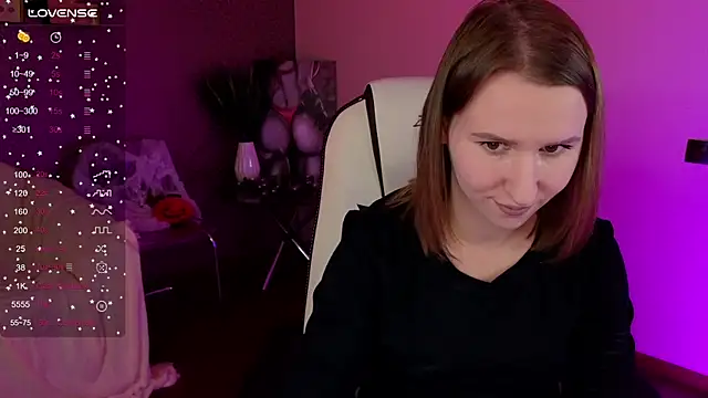 Snapshot of AliceBYKiss chatting on November 8, 2025, 6:44 pm AliceBYKiss online show from November 8, 2025, 6:44 pm