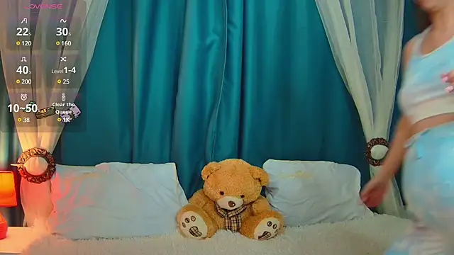 Snapshot of AliceBYKiss chatting on March 6, 2025, 12:30 pm AliceBYKiss online show from March 6, 2025, 12:30 pm