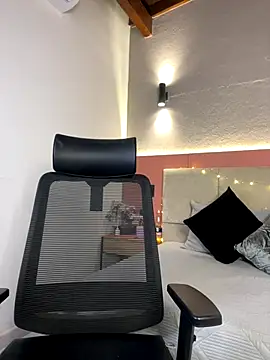 AniiRose online show from November 15, 2025, 3:43 am