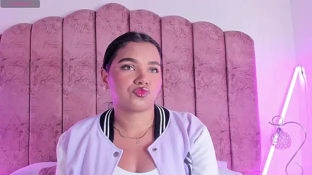 Snapshot of Carolina_Evanss chatting on February 22, 2026, 3:53 am Carolina Evanss online show from February 22, 2026, 3:53 am