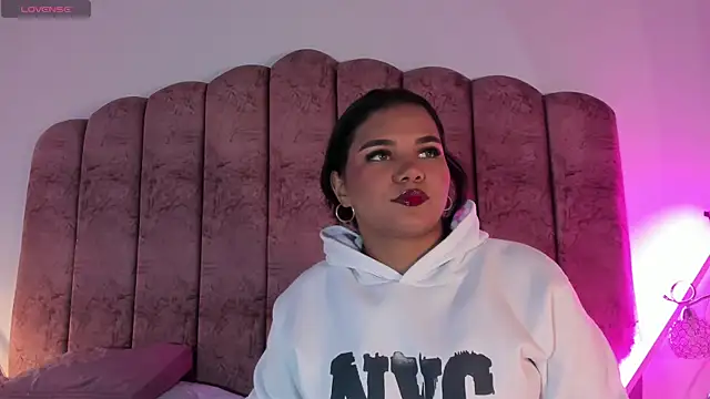 Snapshot of Carolina_Evanss chatting on February 9, 2026, 3:48 am Carolina Evanss online show from February 9, 2026, 3:48 am