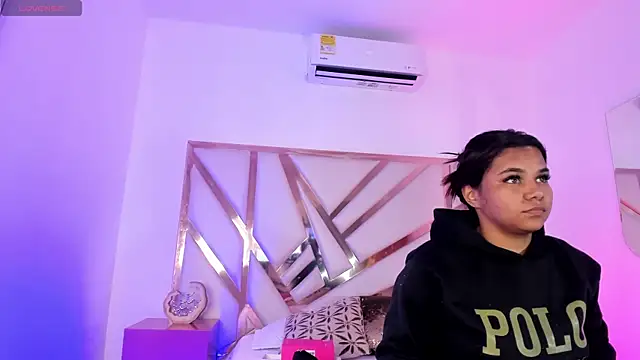 Carolina Evanss online show from March 16, 2025, 3:25 am