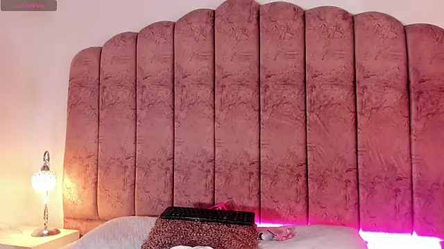 Snapshot of Carolina_Evanss chatting on January 18, 2026, 3:43 am Carolina Evanss online show from January 18, 2026, 3:43 am